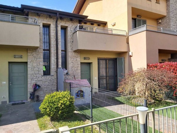 casa indipendente in vendita ad Ornago