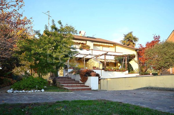 casa indipendente in vendita ad Ornago