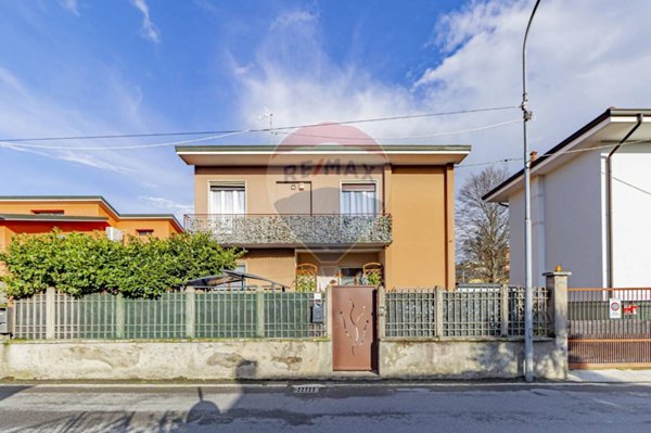 casa indipendente in vendita ad Ornago