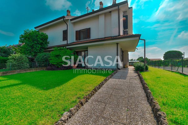 casa indipendente in vendita ad Ornago