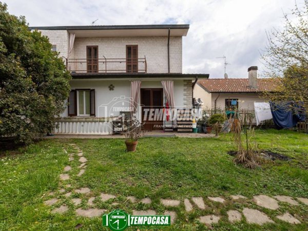 casa indipendente in vendita ad Ornago