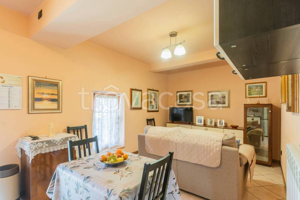appartamento in vendita ad Ornago