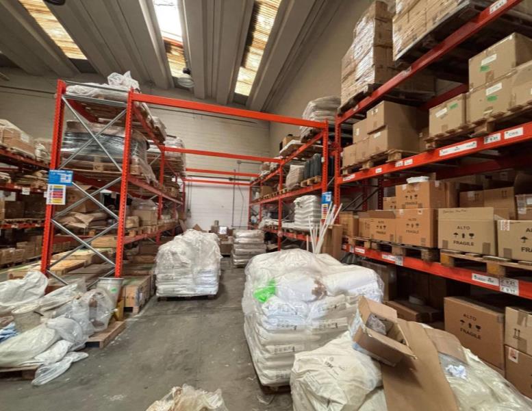 locale commerciale in vendita ad Ornago