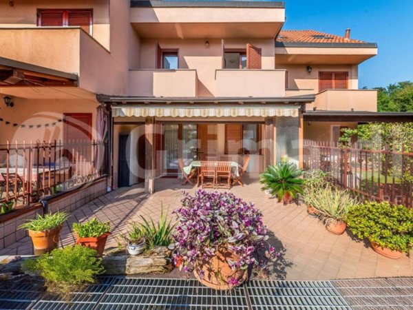 casa indipendente in vendita ad Ornago