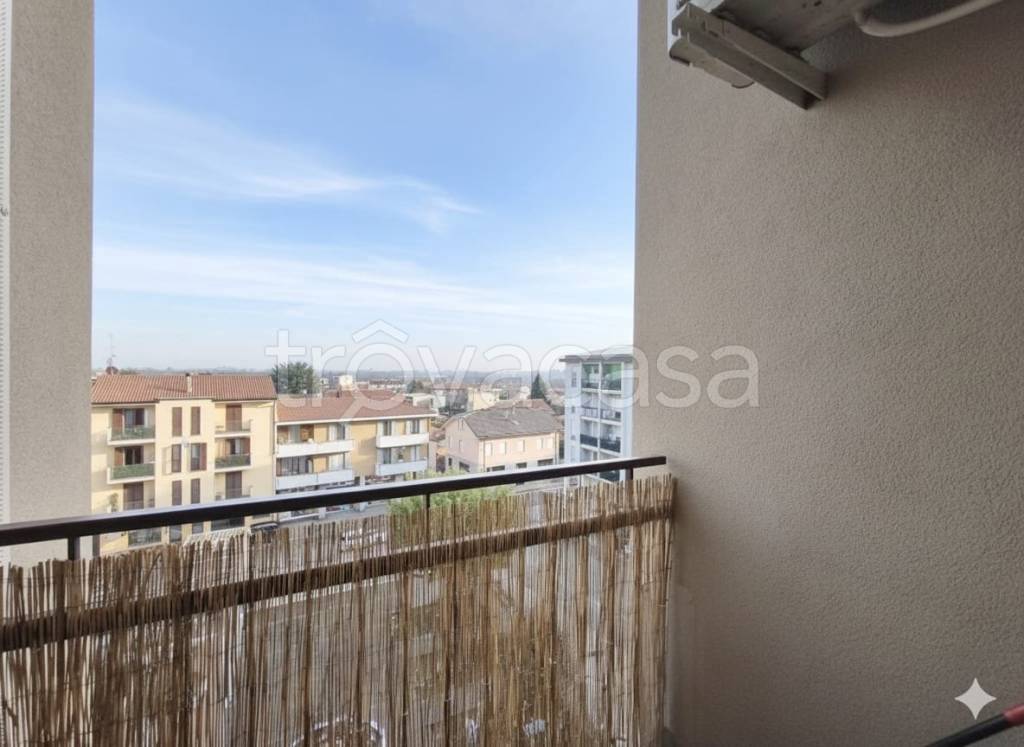 appartamento in vendita ad Ornago in zona Rossino
