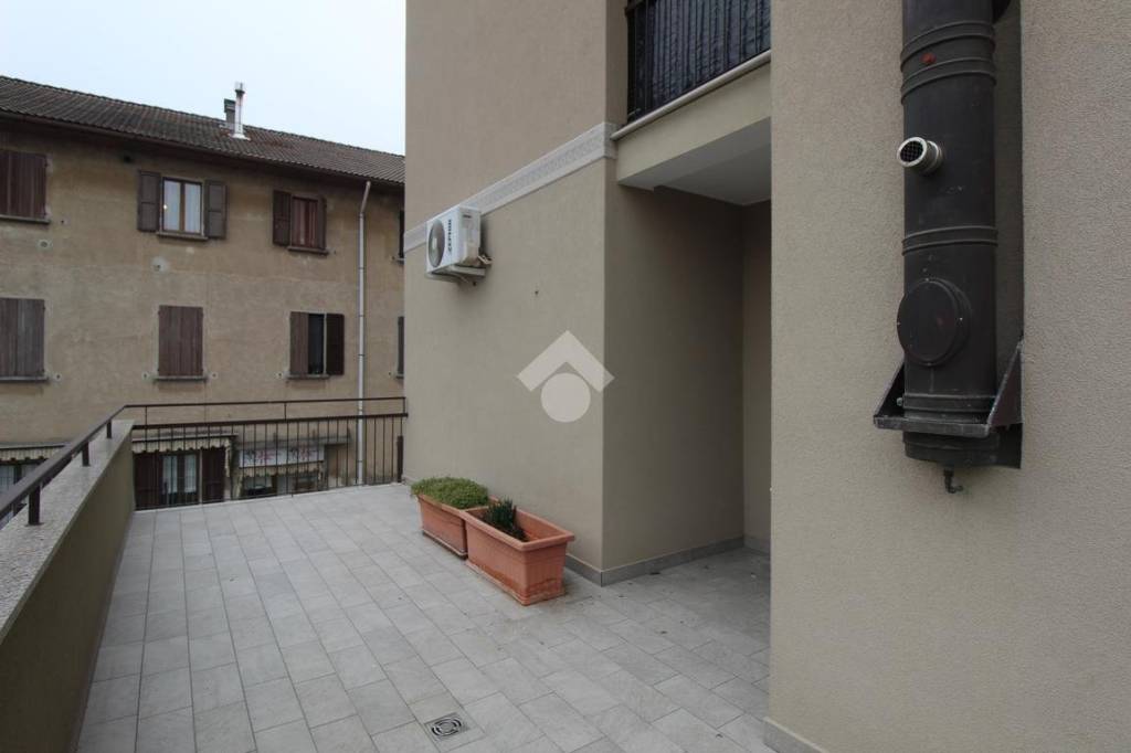 appartamento in vendita ad Ornago in zona Rossino