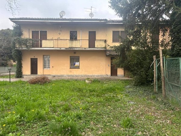 casa indipendente in vendita ad Ornago in zona Rossino