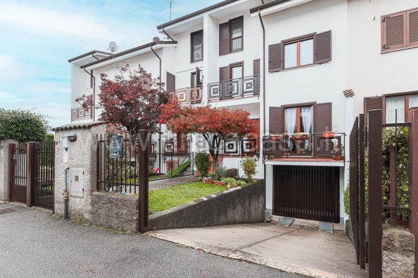 casa indipendente in vendita ad Ornago in zona Rossino