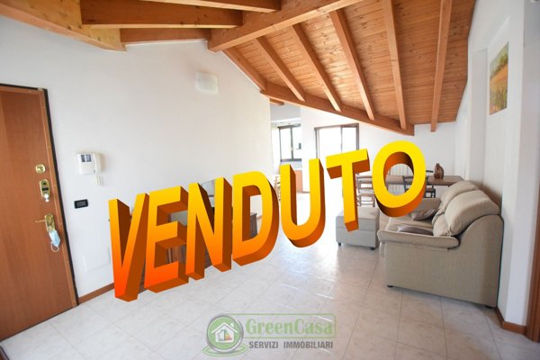 appartamento in vendita ad Ornago in zona Rossino