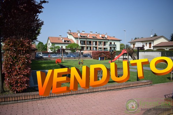 appartamento in vendita ad Ornago in zona Rossino
