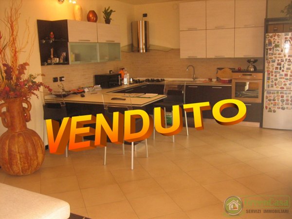 appartamento in vendita ad Ornago in zona Rossino