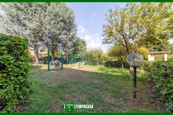 appartamento in vendita ad Ornago in zona Rossino