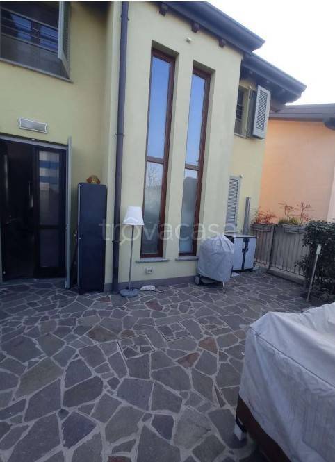 casa indipendente in vendita ad Ornago in zona Rossino