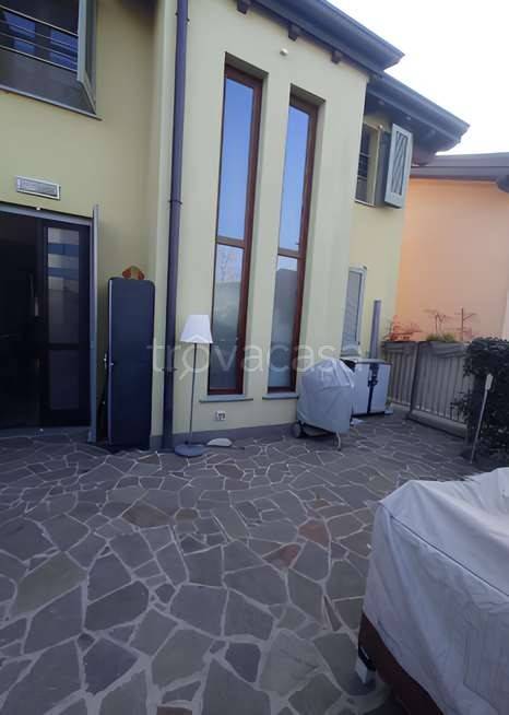 appartamento in vendita ad Ornago in zona Rossino