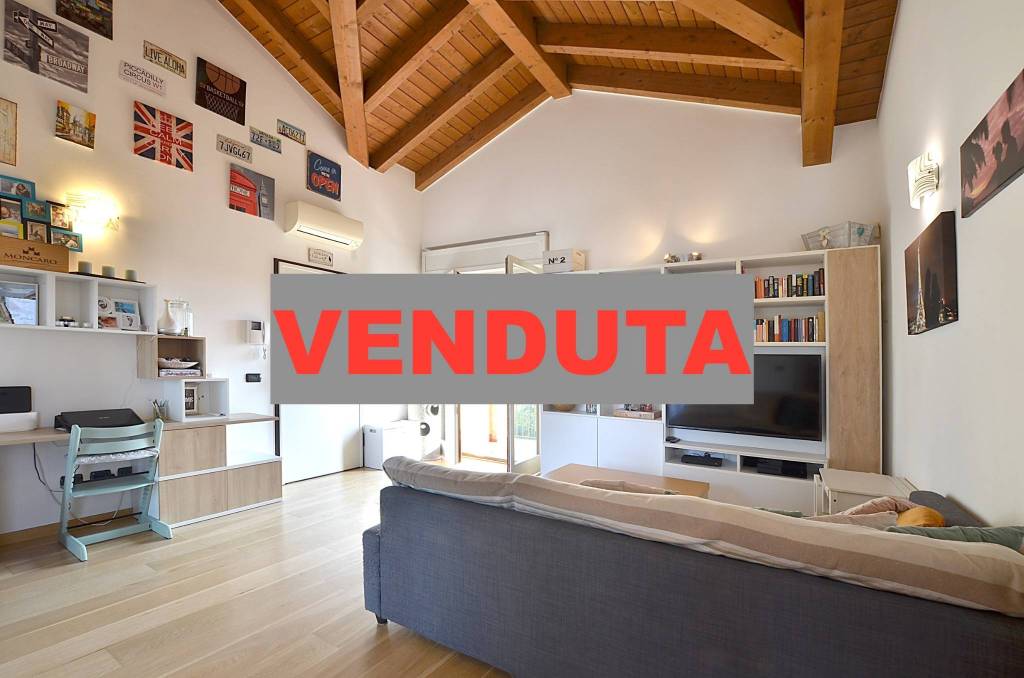 appartamento in vendita ad Ornago in zona Rossino