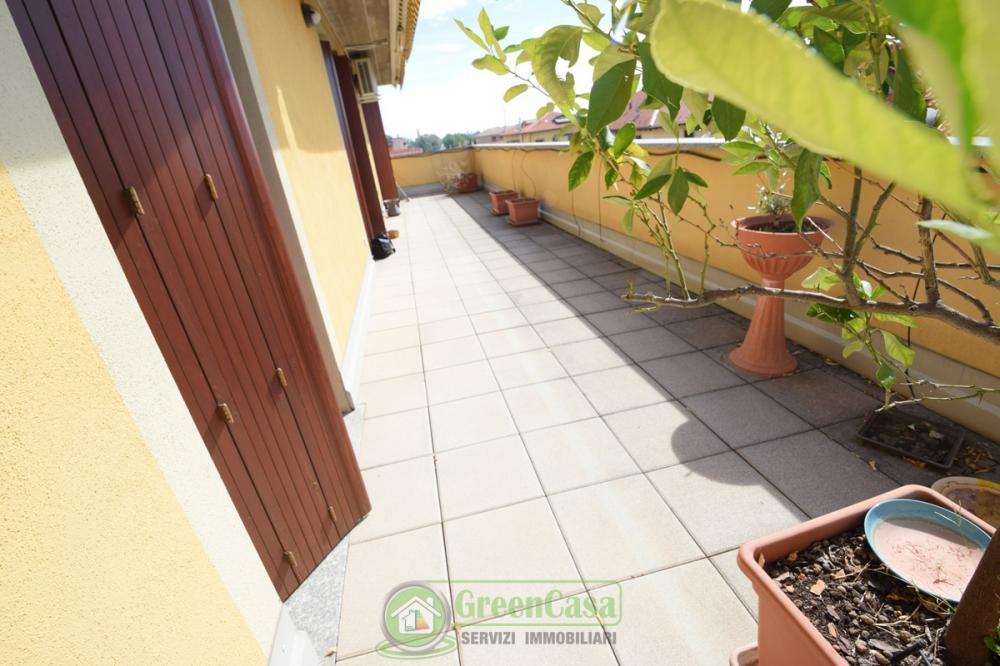 appartamento in vendita ad Ornago in zona Rossino