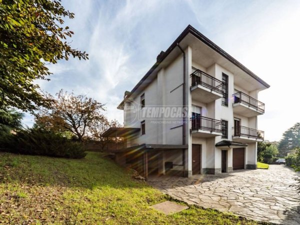 casa indipendente in vendita a Renate