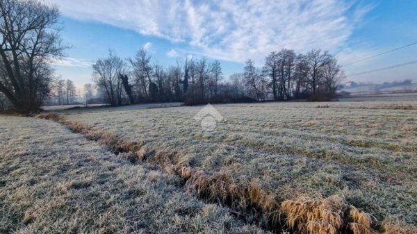 terreno agricolo in vendita a Renate