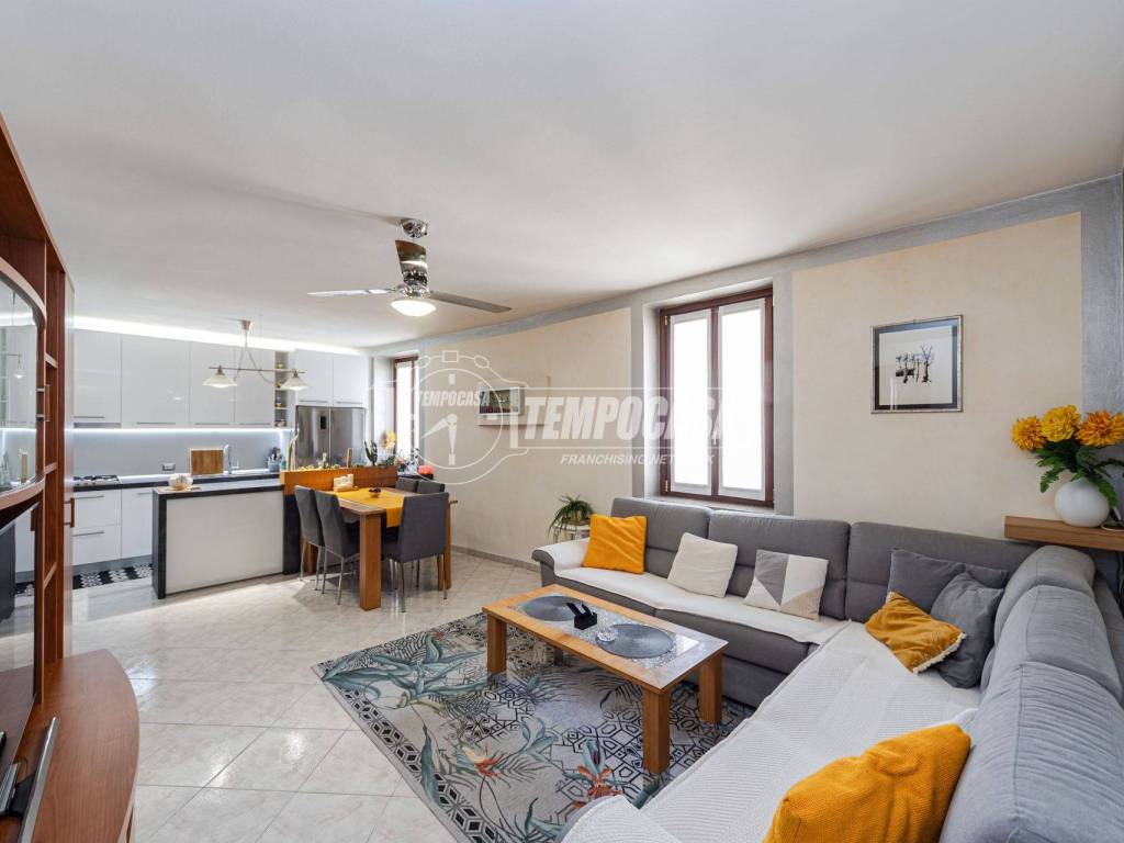 appartamento in vendita a Renate