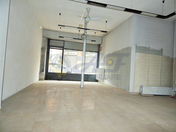 negozio in vendita a Renate