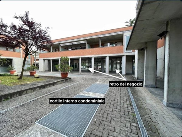 negozio in vendita a Renate
