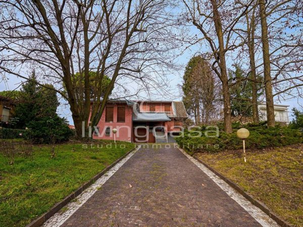 casa indipendente in vendita a Renate