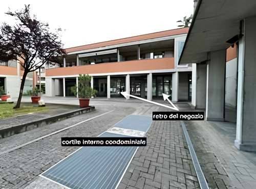 negozio in vendita a Renate