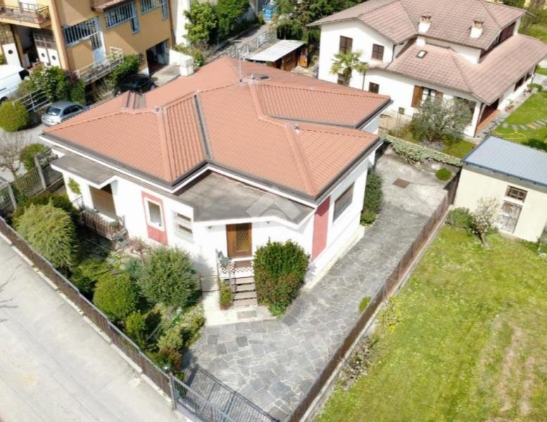 casa indipendente in vendita a Renate