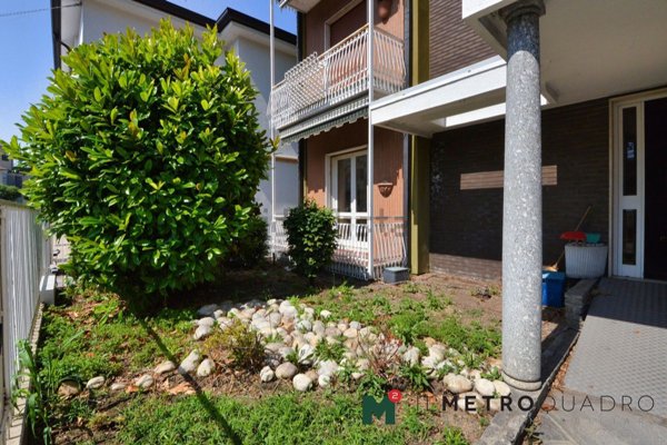 intera palazzina in vendita a Renate