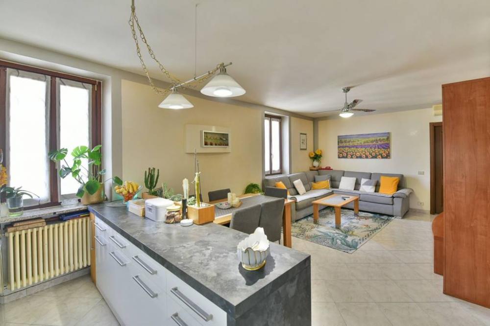 appartamento in vendita a Renate