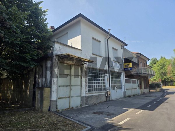 casa indipendente in vendita a Renate