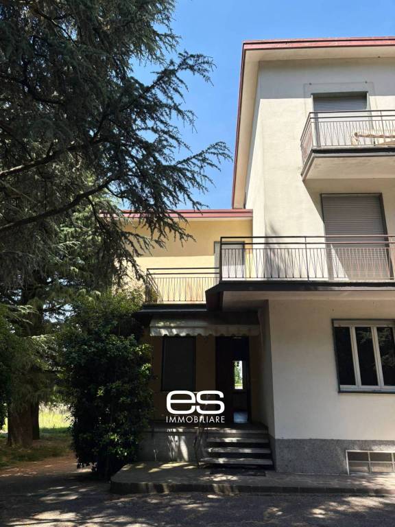 casa indipendente in vendita a Renate