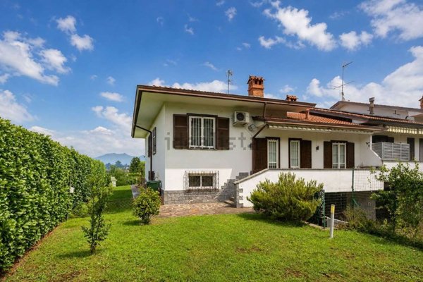 casa indipendente in vendita a Renate