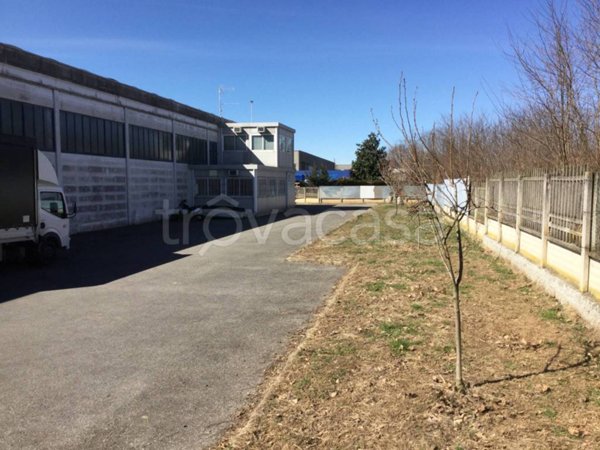 locale commerciale in vendita a Ronco Briantino