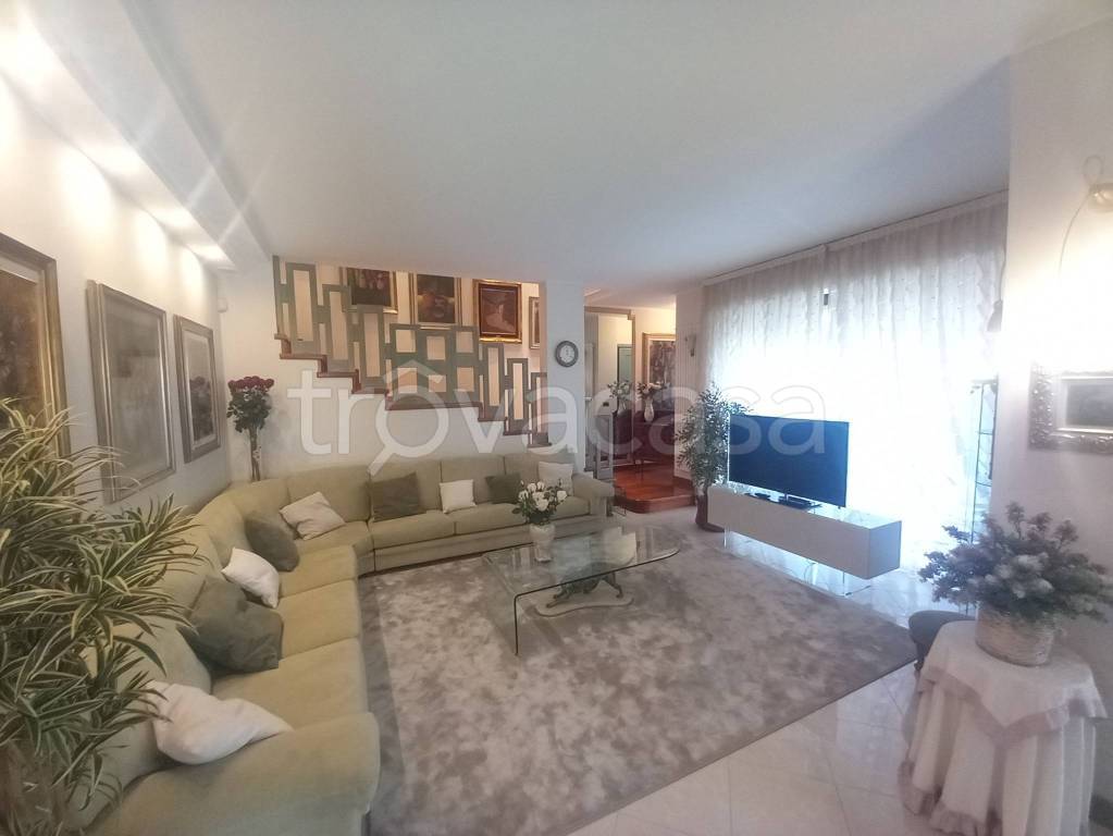 casa indipendente in vendita a Ronco Briantino