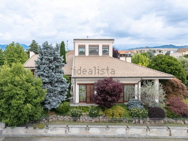 casa indipendente in vendita a Ronco Briantino