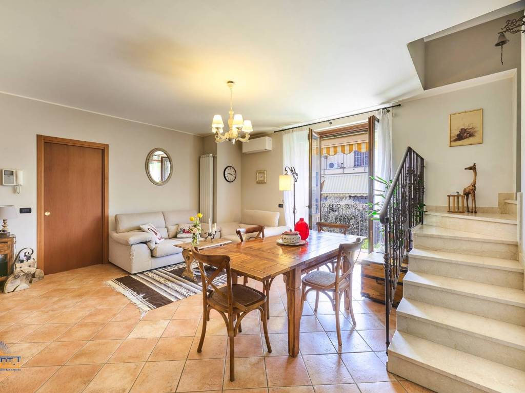 appartamento in vendita a Ronco Briantino