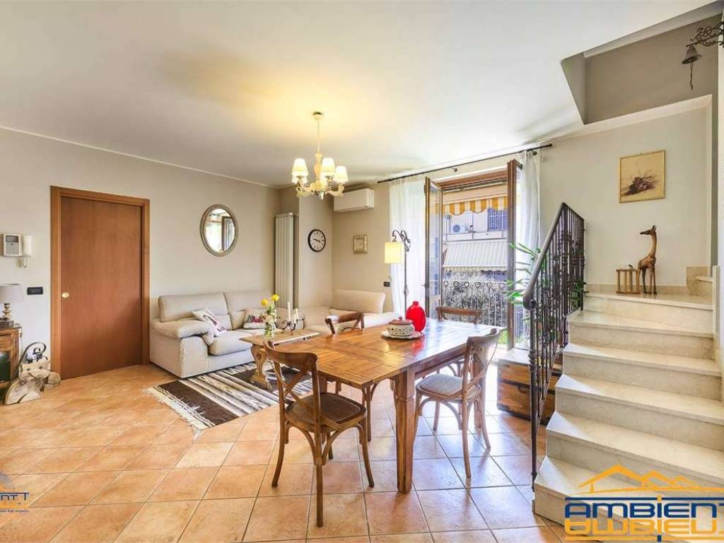 appartamento in vendita a Ronco Briantino