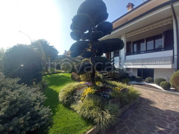 casa indipendente in vendita a Ronco Briantino