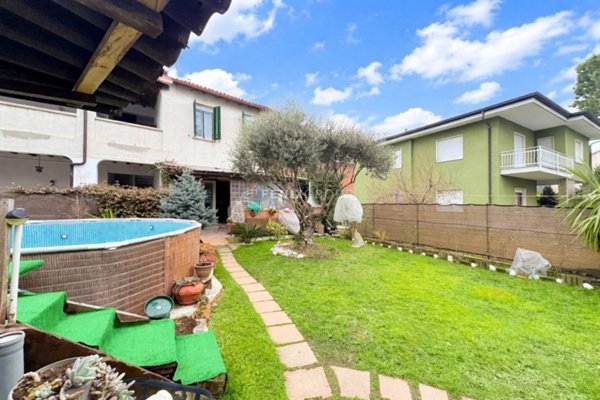 appartamento in vendita a Ronco Briantino