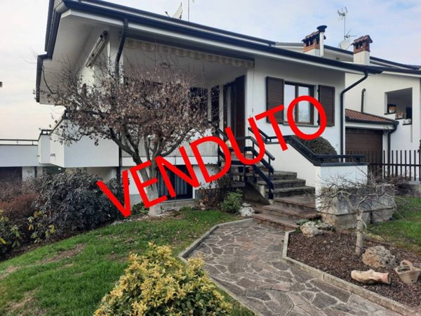 casa indipendente in vendita a Ronco Briantino