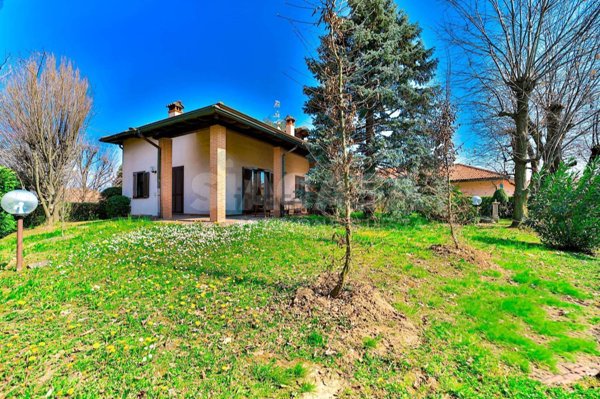 casa indipendente in vendita a Ronco Briantino