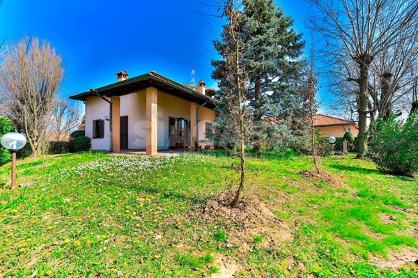 casa indipendente in vendita a Ronco Briantino