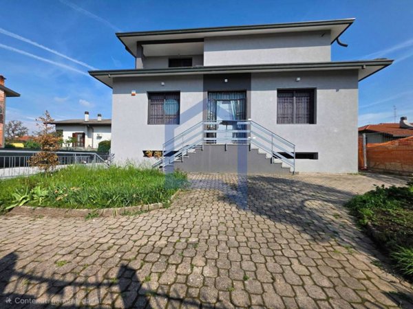 casa indipendente in vendita a Ronco Briantino