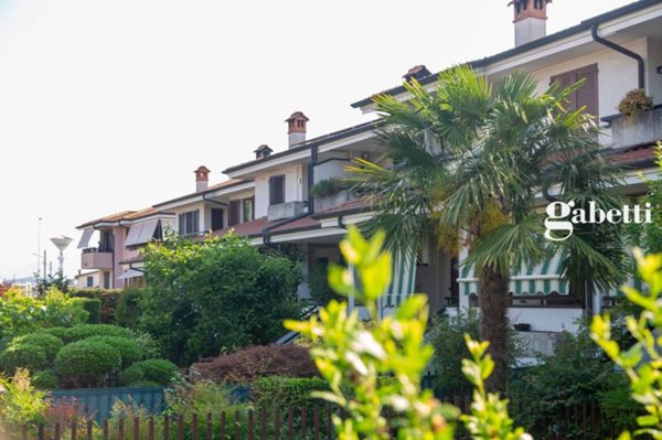 casa indipendente in vendita a Ronco Briantino