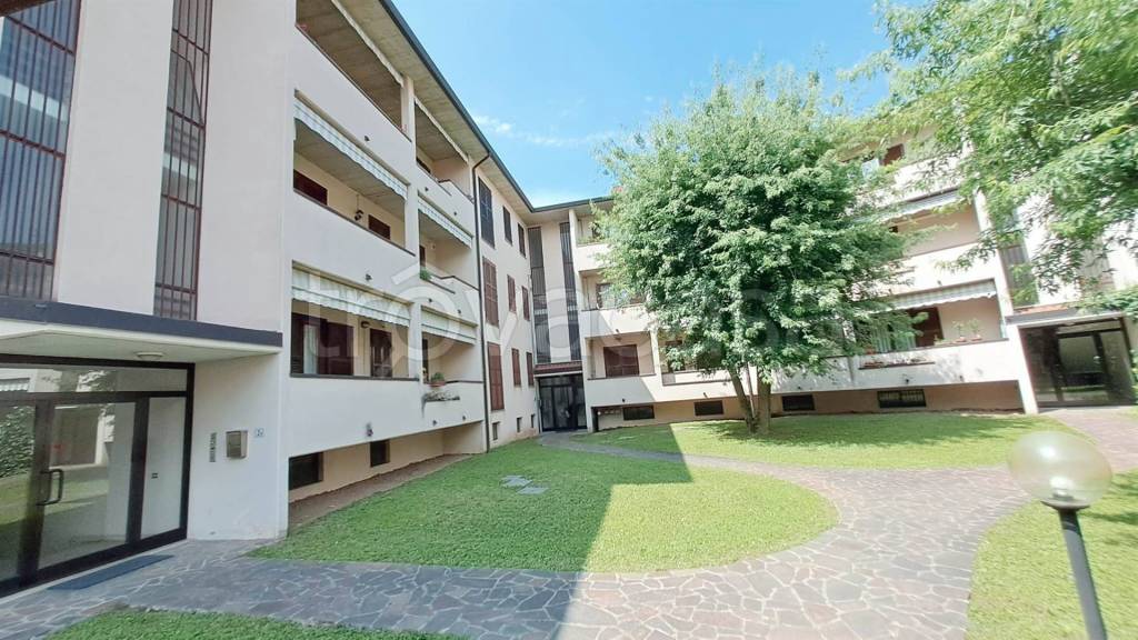 appartamento in vendita a Ronco Briantino