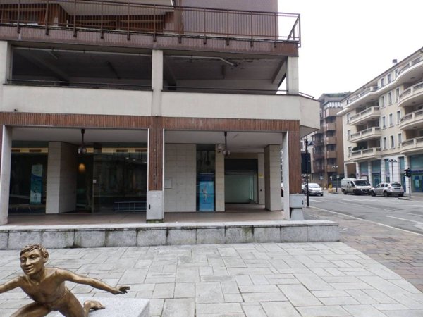 negozio in vendita a Seregno