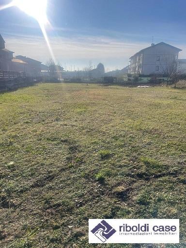 terreno edificabile in vendita a Seregno