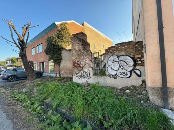 casa indipendente in vendita a Seregno
