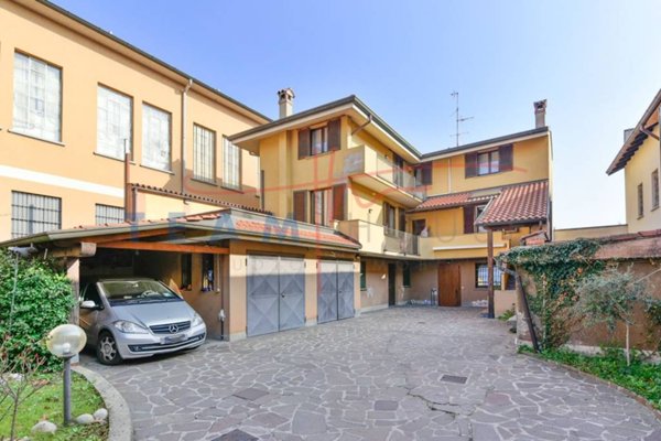 casa indipendente in vendita a Seregno